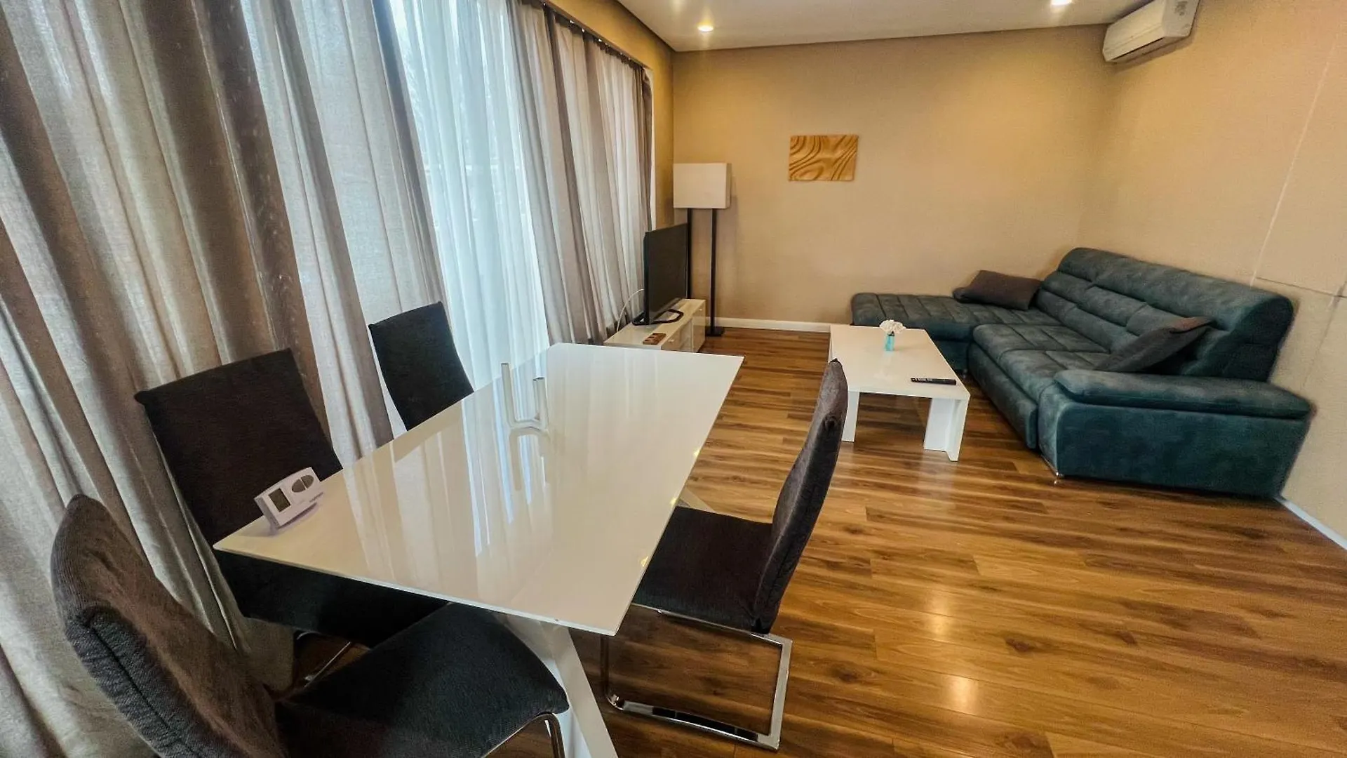 Zen Sunset Loft Apartment Bucharest